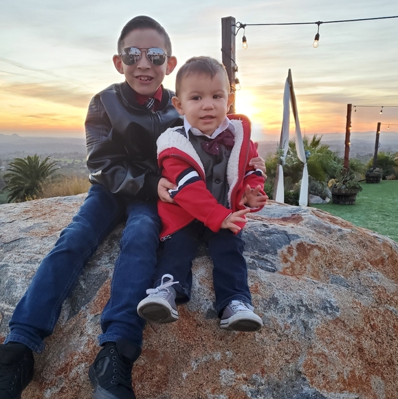 Meet your Posher, Megan - Picture 3 of 5